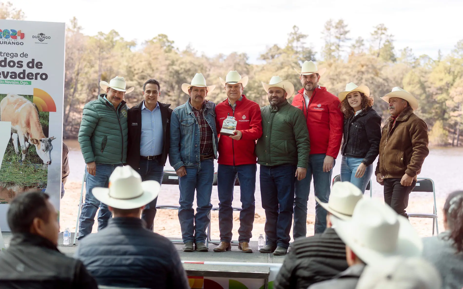 Esteban es un líder que gestiona y toca puertas para rescatar el campo duranguense- alcaldes1